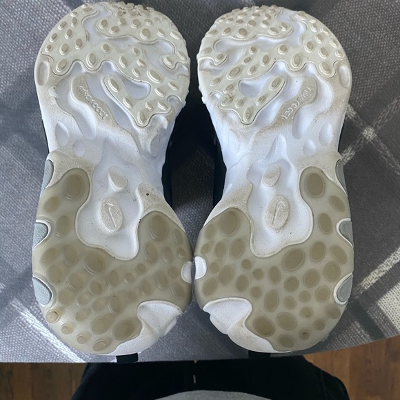 Nike React Presto Grade School Size 6 - Picture 5 of 5